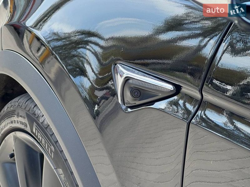Позашляховик / Кросовер Tesla Model X 2018 в Дніпрі