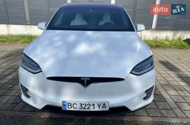 Позашляховик / Кросовер Tesla Model X 2016 в Львові