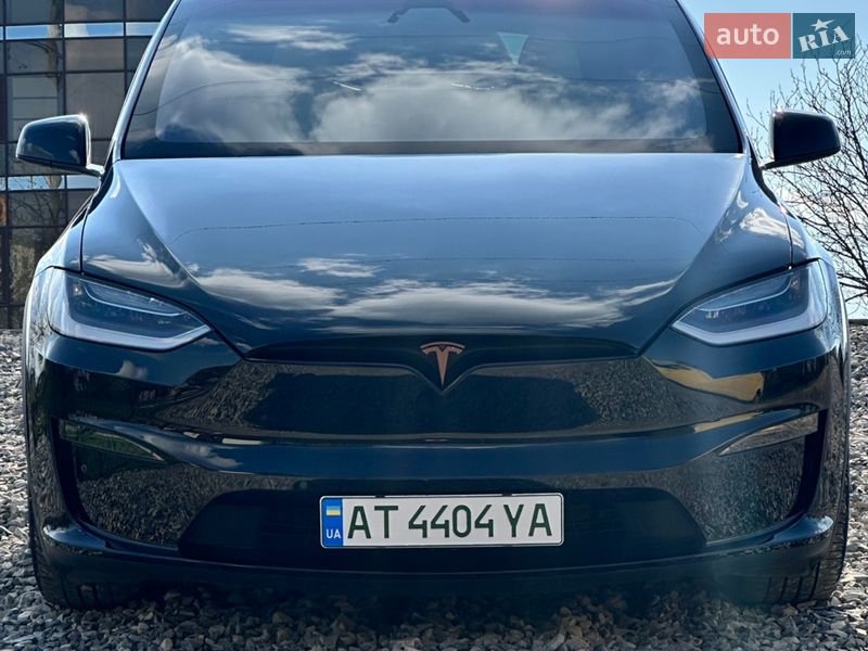 Tesla Model X 2022
