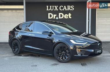 Позашляховик / Кросовер Tesla Model X 2016 в Києві