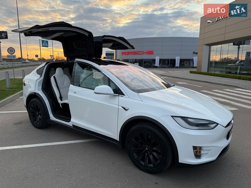 Tesla Model X 2016