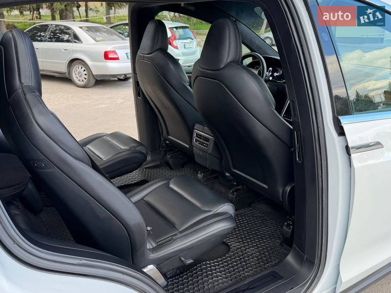 Внедорожник / Кроссовер Tesla Model X 2019 в Львове