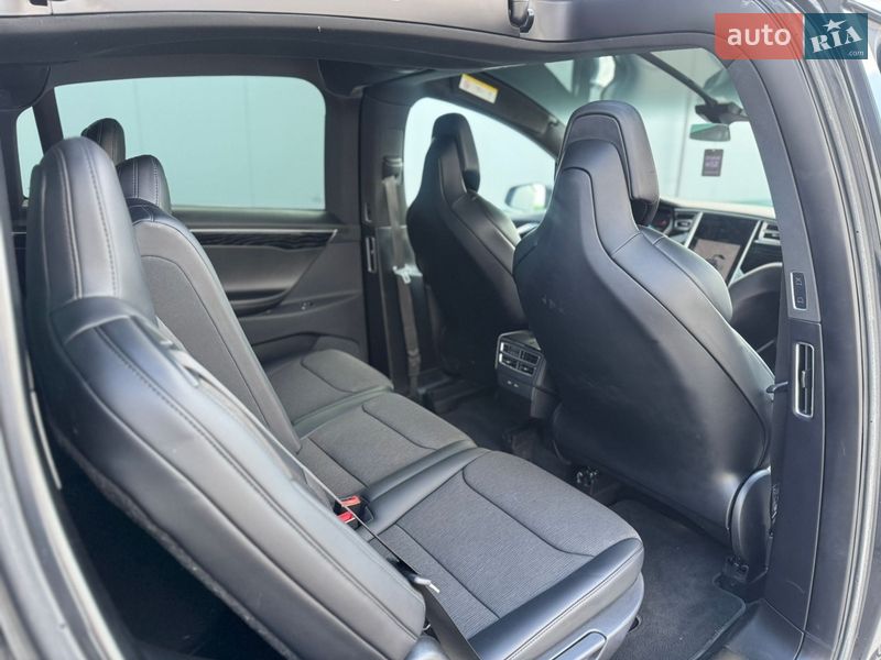 Внедорожник / Кроссовер Tesla Model X 2017 в Киеве