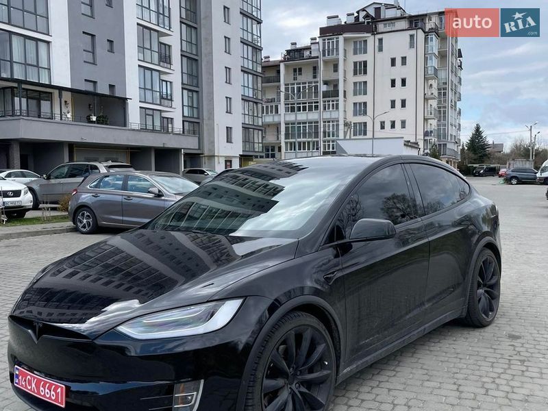 Tesla Model X 2018