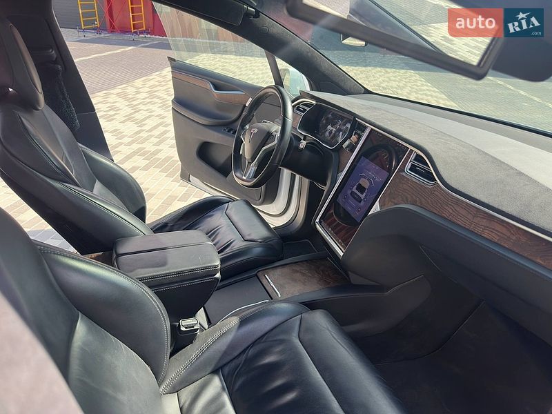 Позашляховик / Кросовер Tesla Model X 2017 в Львові фото 9 Позашляховик / Кросовер Tesla Model X 2017 в Львові
