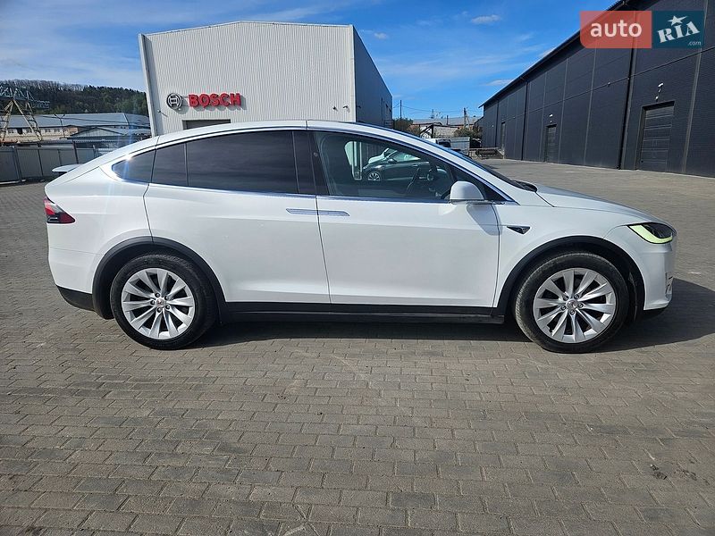Позашляховик / Кросовер Tesla Model X 2020 в Львові
