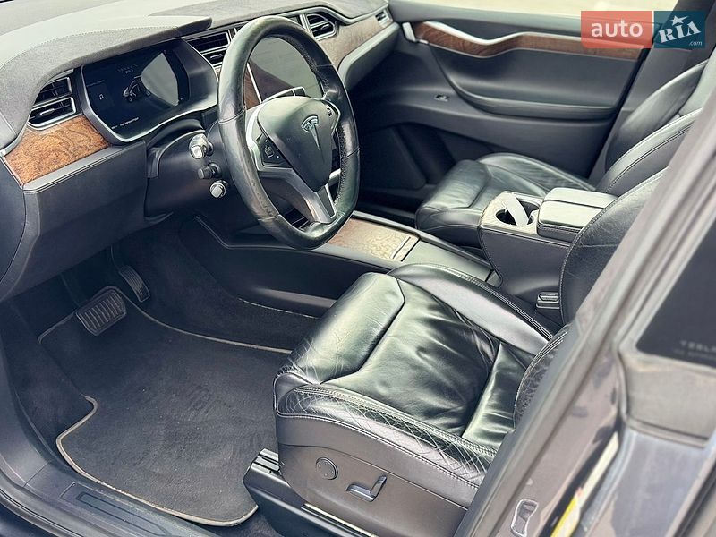 Внедорожник / Кроссовер Tesla Model X 2017 в Киеве