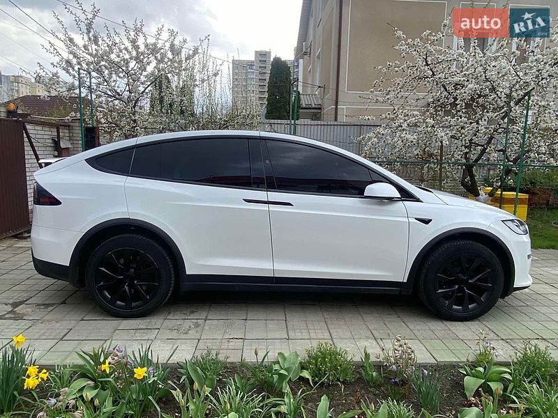 Tesla Model X 2023