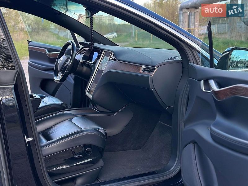 Внедорожник / Кроссовер Tesla Model X 2016 в Львове