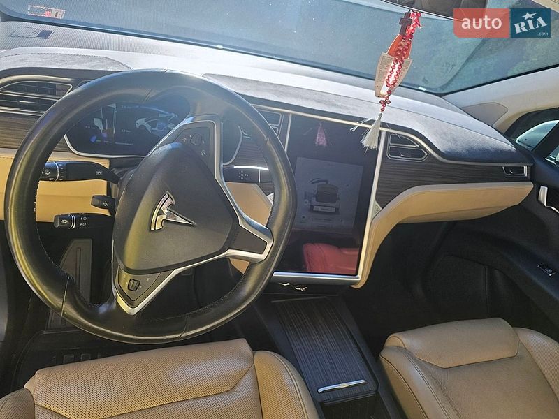 Внедорожник / Кроссовер Tesla Model X 2016 в Черновцах