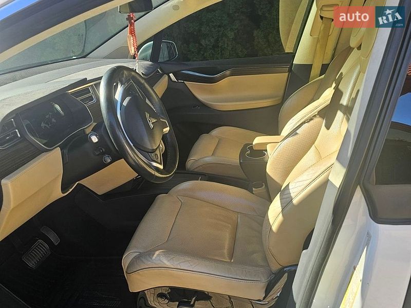 Внедорожник / Кроссовер Tesla Model X 2016 в Черновцах