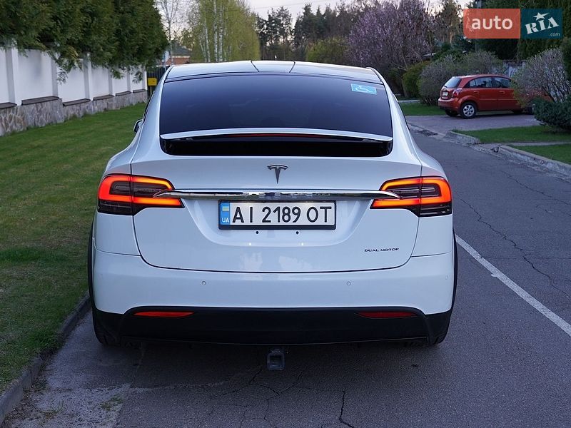 Внедорожник / Кроссовер Tesla Model X 2019 в Киеве
