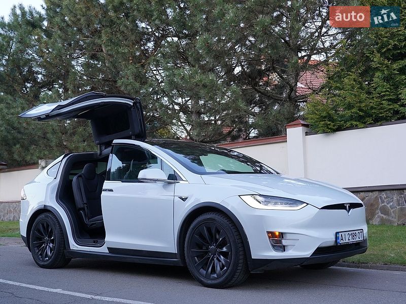 Внедорожник / Кроссовер Tesla Model X 2019 в Киеве
