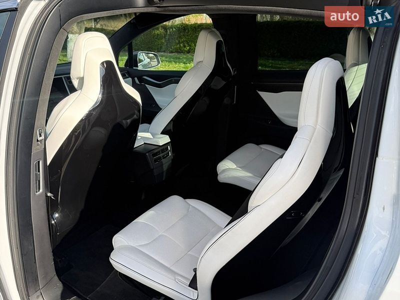 Внедорожник / Кроссовер Tesla Model X 2016 в Белой Церкви