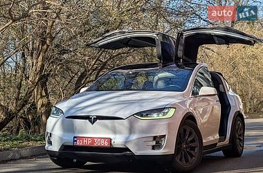 Позашляховик / Кросовер Tesla Model X 2017 в Києві