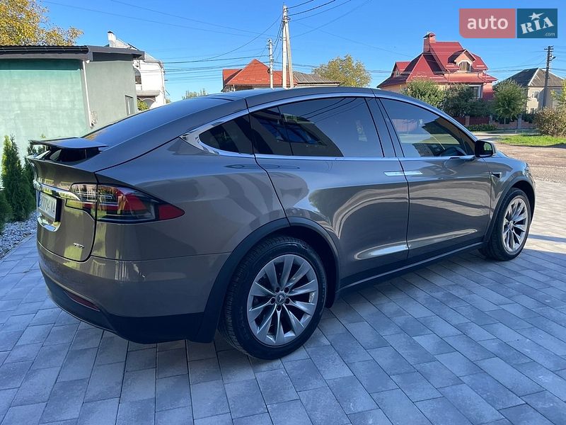 Внедорожник / Кроссовер Tesla Model X 2016 в Киеве