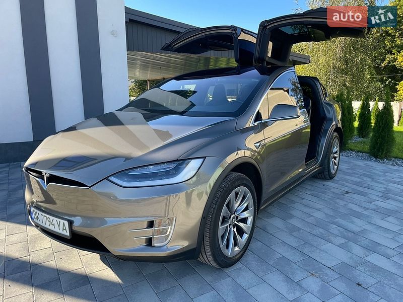 Внедорожник / Кроссовер Tesla Model X 2016 в Киеве
