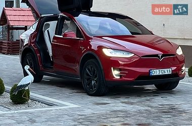 Позашляховик / Кросовер Tesla Model X 2016 в Виноградові