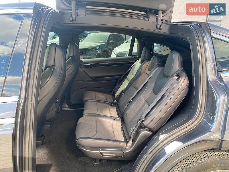 Позашляховик / Кросовер Tesla Model X 2018 в Львові