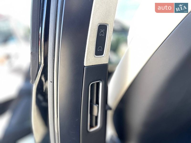 Внедорожник / Кроссовер Tesla Model X 2018 в Киеве