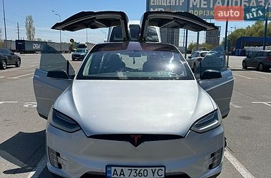 Позашляховик / Кросовер Tesla Model X 2016 в Києві