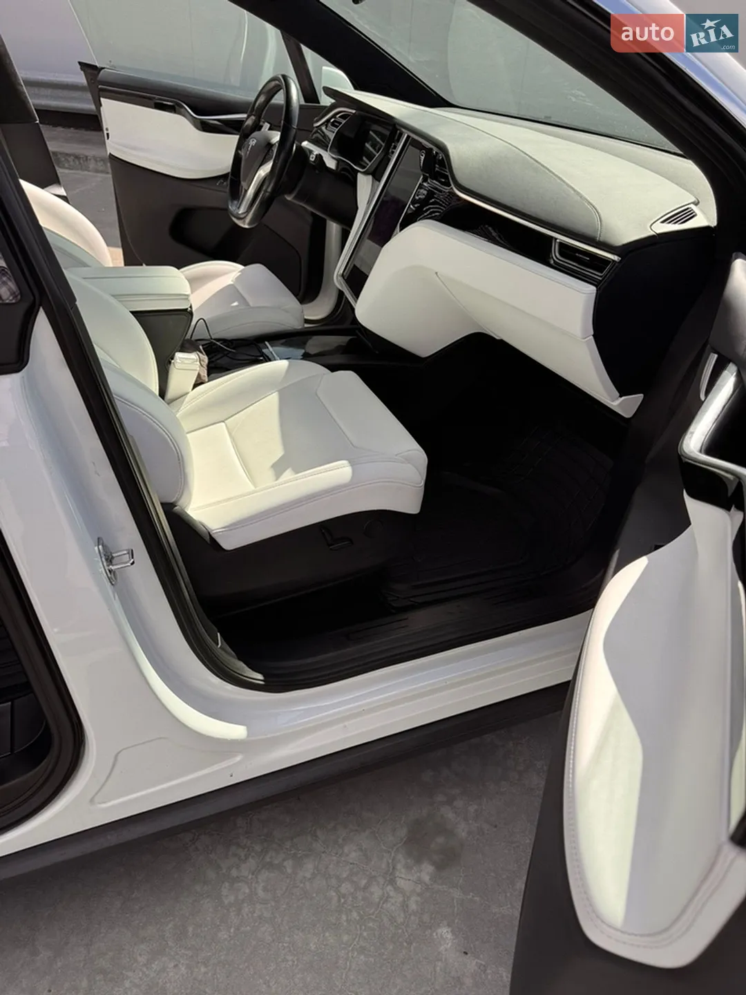 2017 Tesla Model X - мініатюра 19