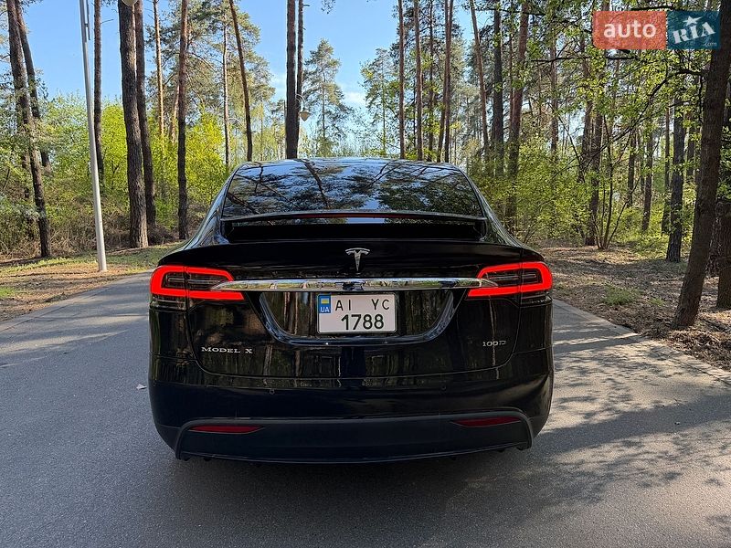 Внедорожник / Кроссовер Tesla Model X 2018 в Киеве