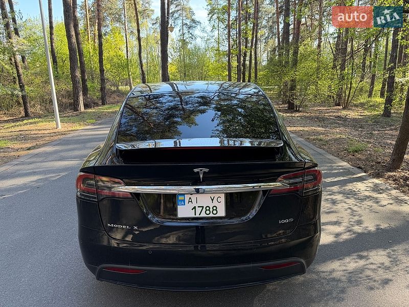Внедорожник / Кроссовер Tesla Model X 2018 в Киеве