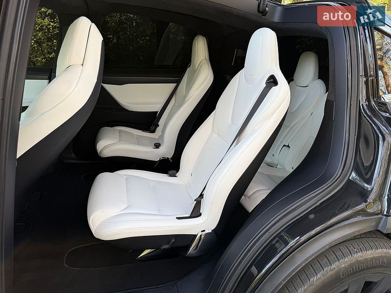 Внедорожник / Кроссовер Tesla Model X 2018 в Киеве