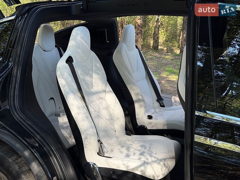 Внедорожник / Кроссовер Tesla Model X 2018 в Киеве