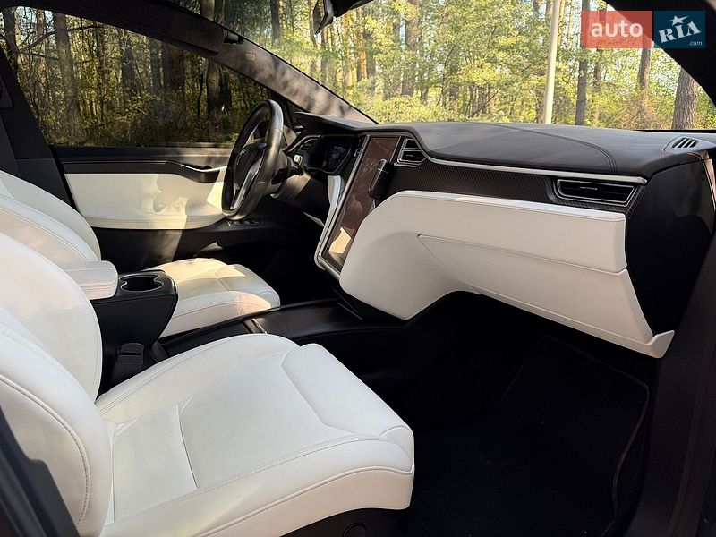 Внедорожник / Кроссовер Tesla Model X 2018 в Киеве