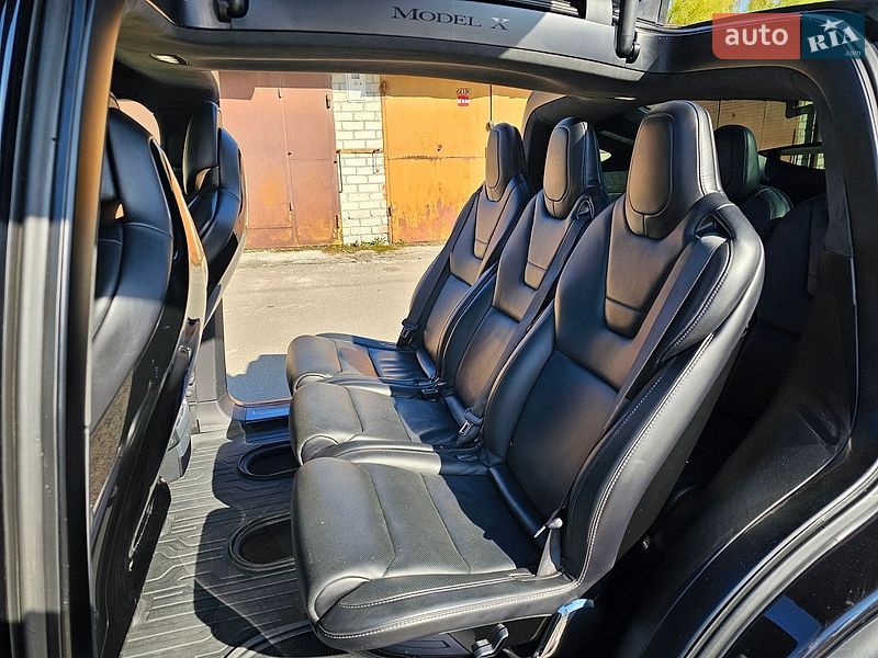 Внедорожник / Кроссовер Tesla Model X 2016 в Киеве