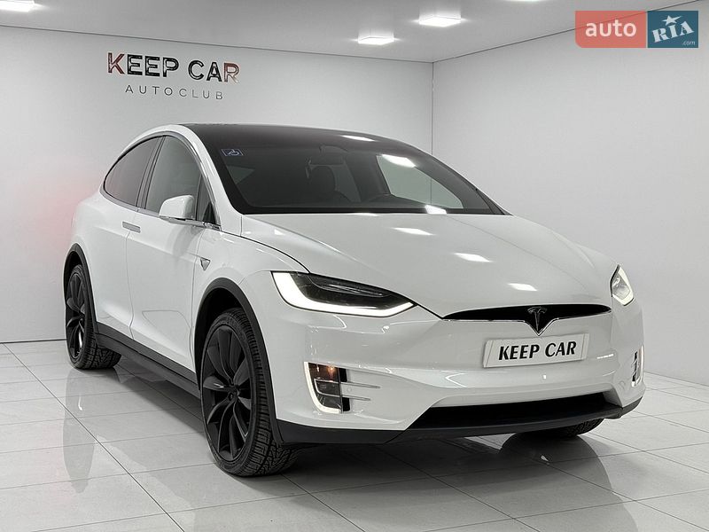 Tesla Model X 2020