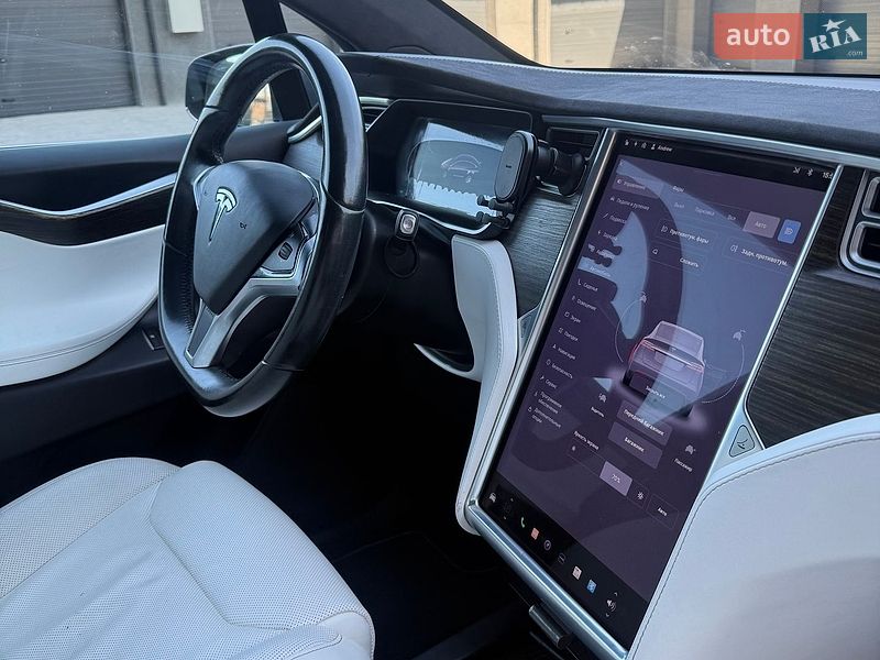 Позашляховик / Кросовер Tesla Model X 2016 в Івано-Франківську фото 28 Позашляховик / Кросовер Tesla Model X 2016 в Івано-Франківську
