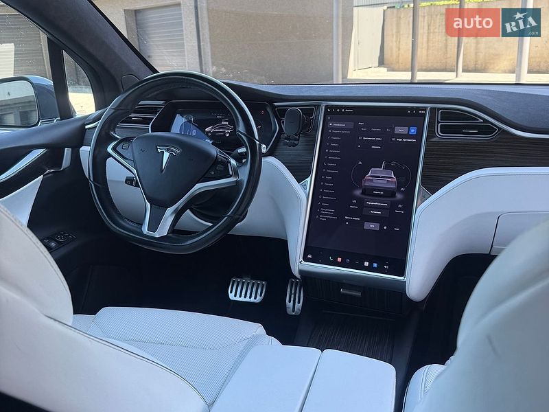 Позашляховик / Кросовер Tesla Model X 2016 в Івано-Франківську фото 41 Позашляховик / Кросовер Tesla Model X 2016 в Івано-Франківську