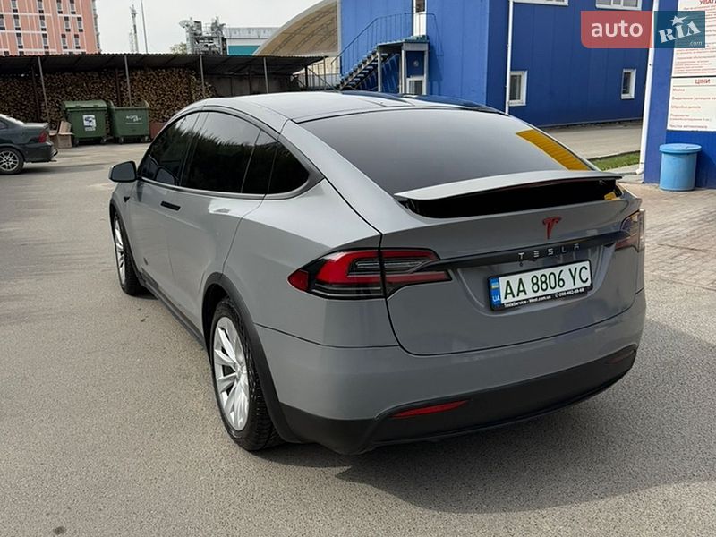 Внедорожник / Кроссовер Tesla Model X 2019 в Киеве