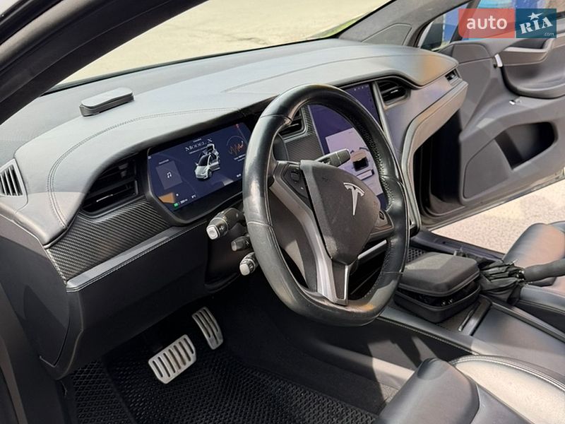 Внедорожник / Кроссовер Tesla Model X 2019 в Киеве