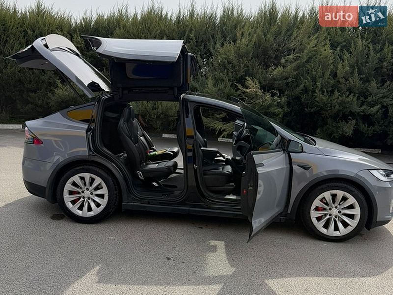 Внедорожник / Кроссовер Tesla Model X 2019 в Киеве
