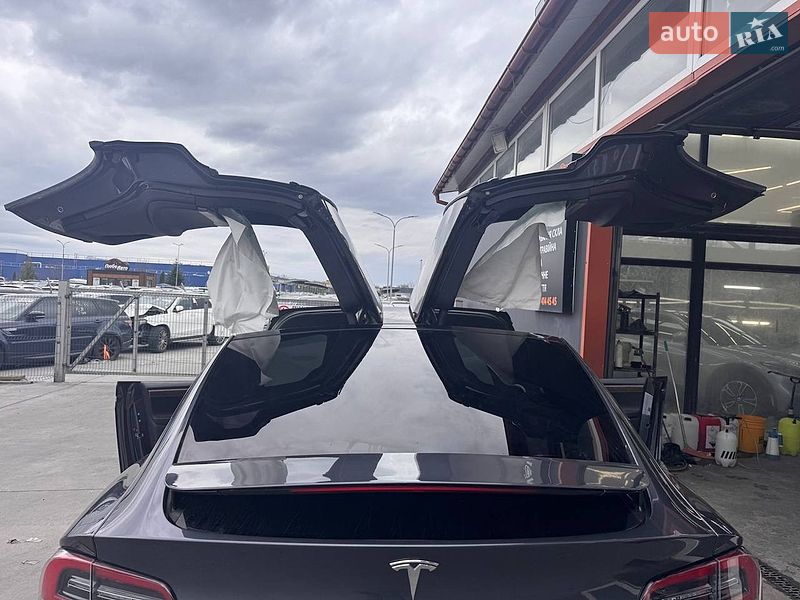Внедорожник / Кроссовер Tesla Model X 2019 в Львове
