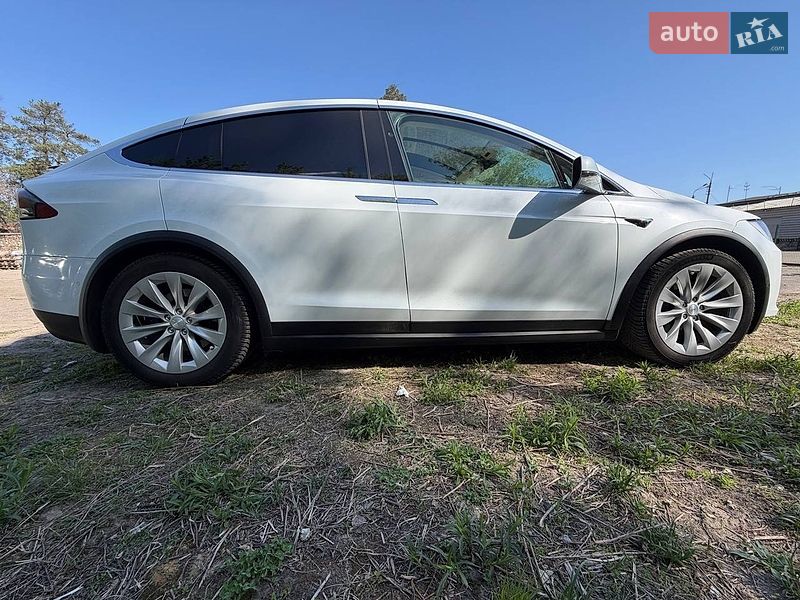 Внедорожник / Кроссовер Tesla Model X 2018 в Киеве