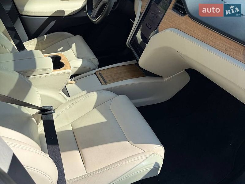 Внедорожник / Кроссовер Tesla Model X 2018 в Киеве