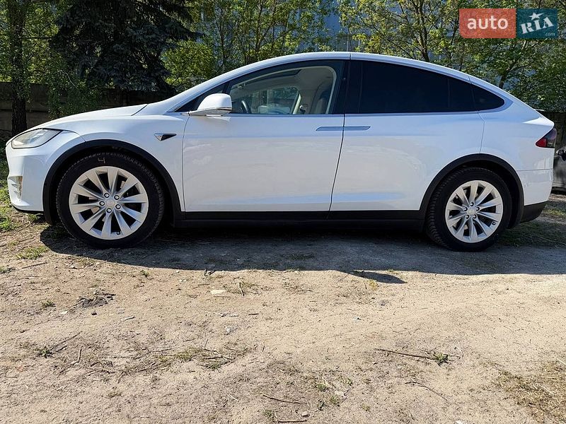 Внедорожник / Кроссовер Tesla Model X 2018 в Киеве