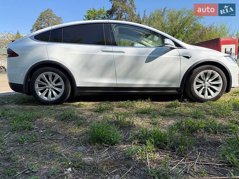 Внедорожник / Кроссовер Tesla Model X 2018 в Киеве