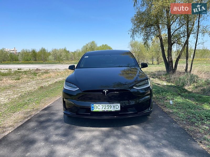 Tesla Model X 2021