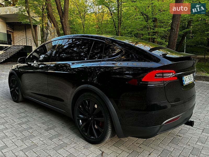 Позашляховик / Кросовер Tesla Model X 2016 в Києві