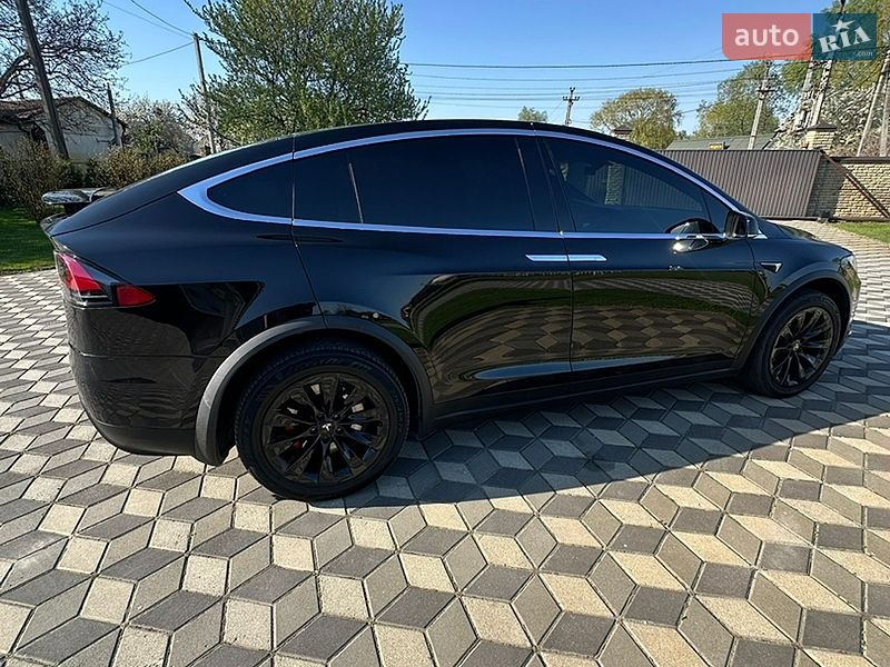 Внедорожник / Кроссовер Tesla Model X 2019 в Киеве
