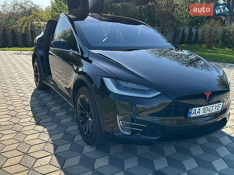 Внедорожник / Кроссовер Tesla Model X 2019 в Киеве