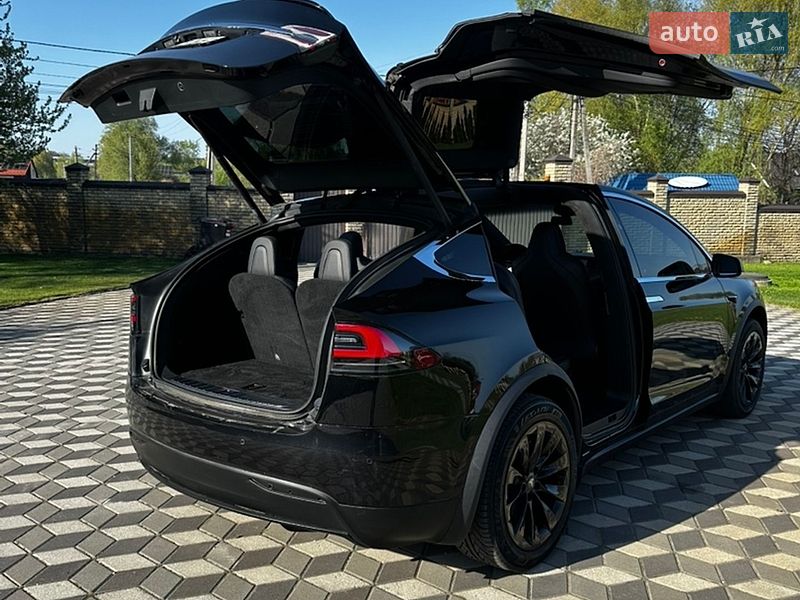 Внедорожник / Кроссовер Tesla Model X 2019 в Киеве