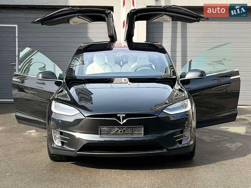 Tesla Model X 2018