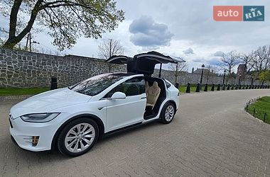 Внедорожник / Кроссовер Tesla Model X 2016 в Киеве